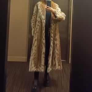 SOLD‼️ Luxury Lynx Full-Length Fur Coat